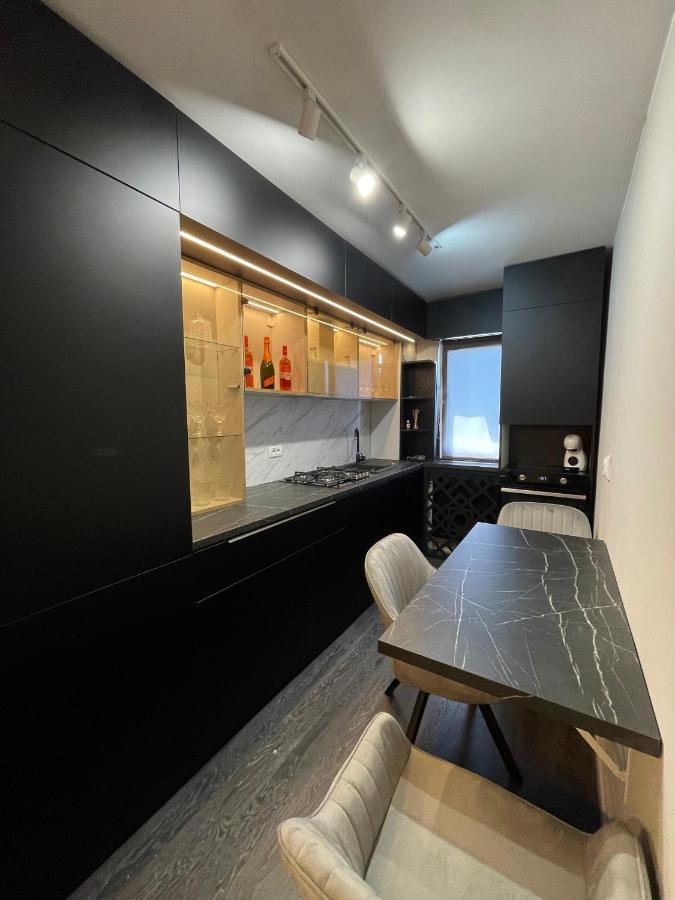 White Residence Craiova Bagian luar foto
