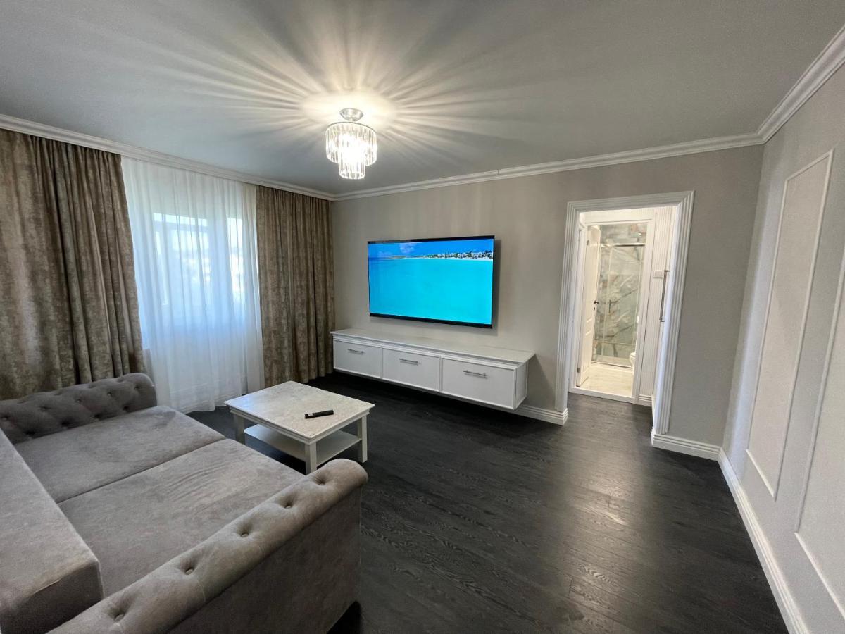 White Residence Craiova Bagian luar foto